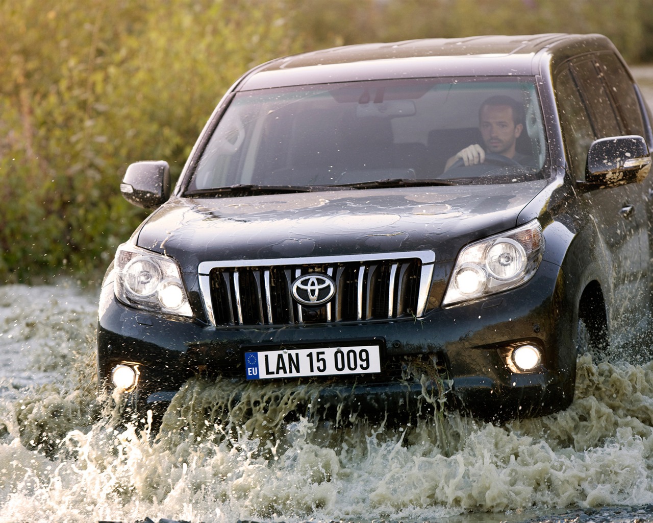 Toyota Land Cruiser Prado - 2009 HD wallpaper #46 - 1280x1024