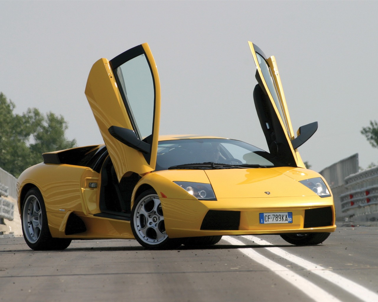 Lamborghini Murcielago - 2001 HD wallpaper (2) #11 - 1280x1024