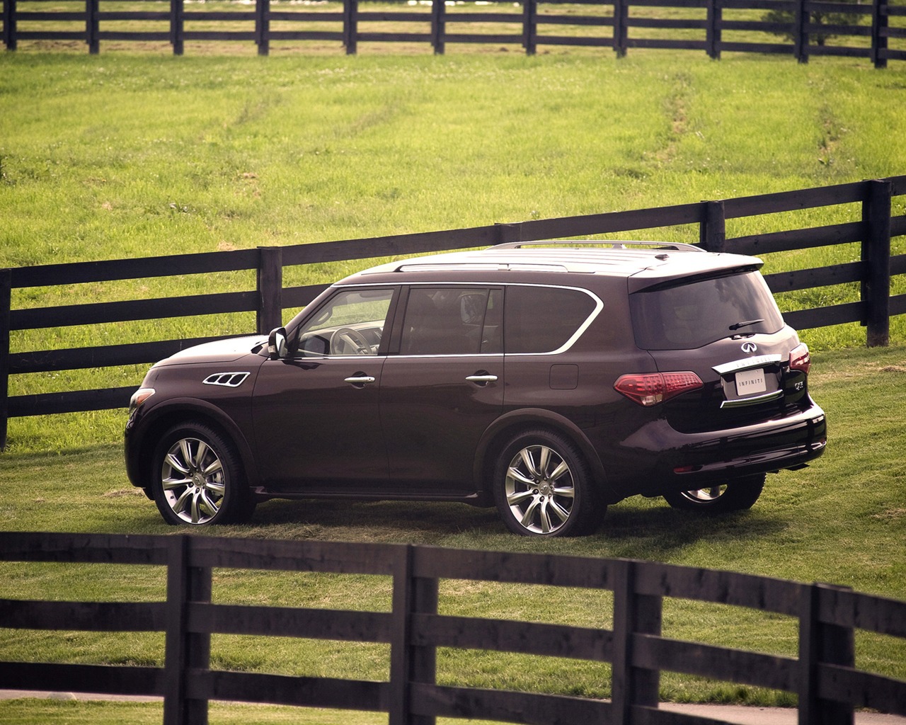 Infiniti QX56 - 2011 HD tapetu #9 - 1280x1024