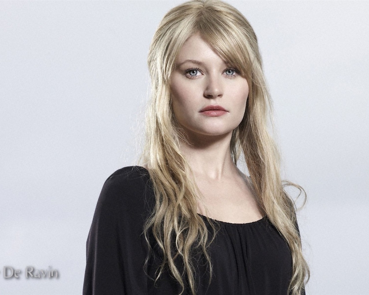 Emilie de Ravin krásnou tapetu #2 - 1280x1024