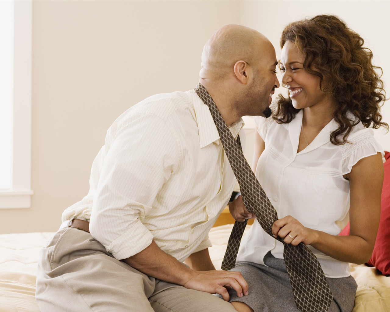 Intimate couple wallpaper (4) #5 - 1280x1024