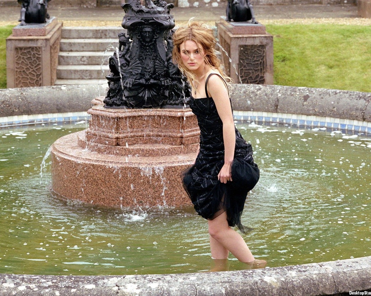 Keira Knightley beautiful wallpaper (2) #11 - 1280x1024