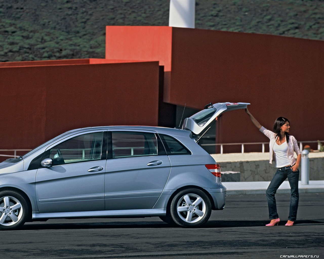 Cars and Girls wallpapers (7) #4 - 1280x1024