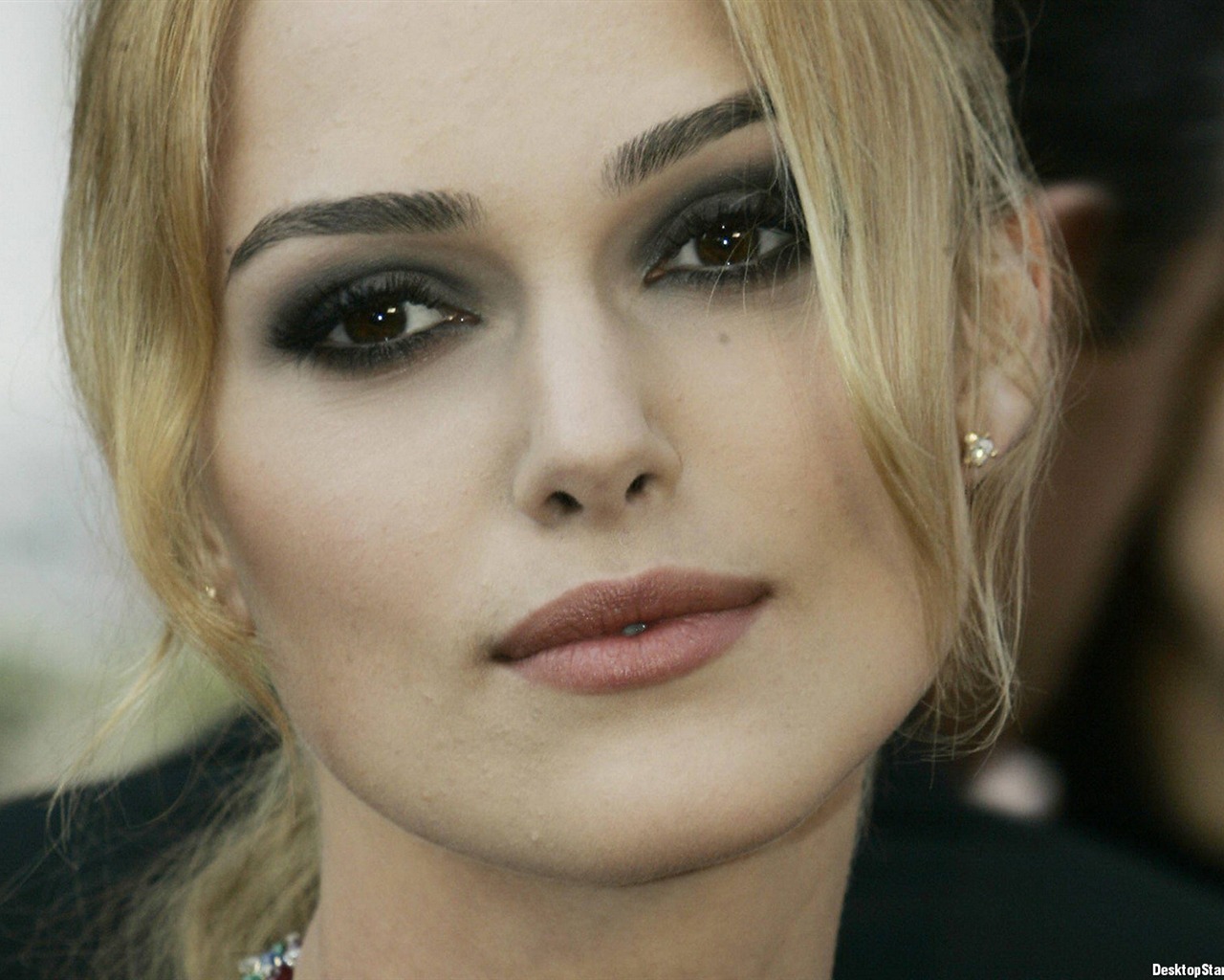 Keira Knightley beautiful wallpaper (4) #3 - 1280x1024