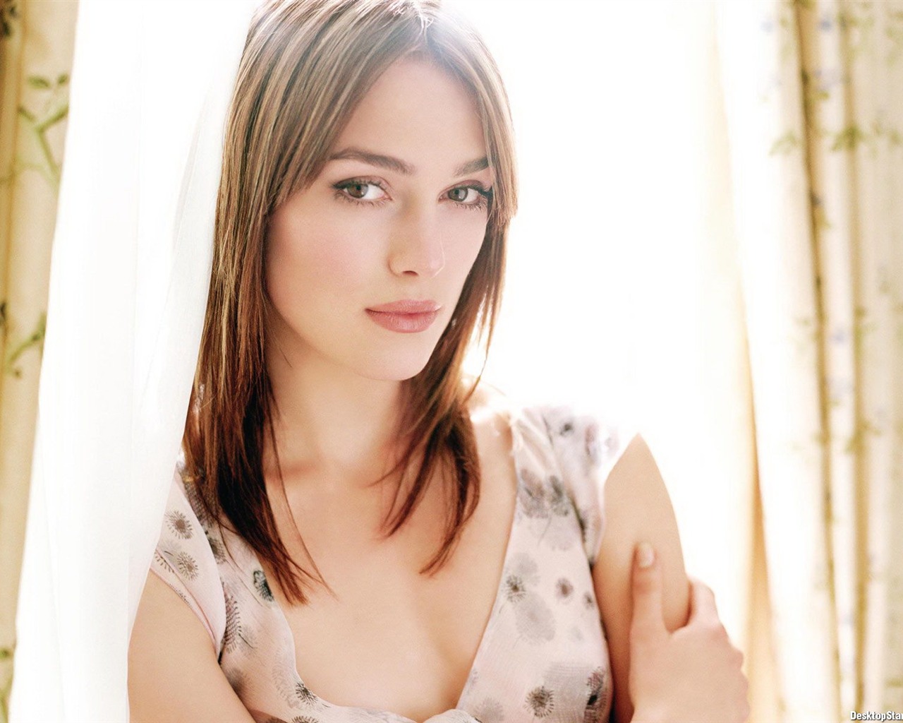 Keira Knightley beautiful wallpaper (5) #1 - 1280x1024