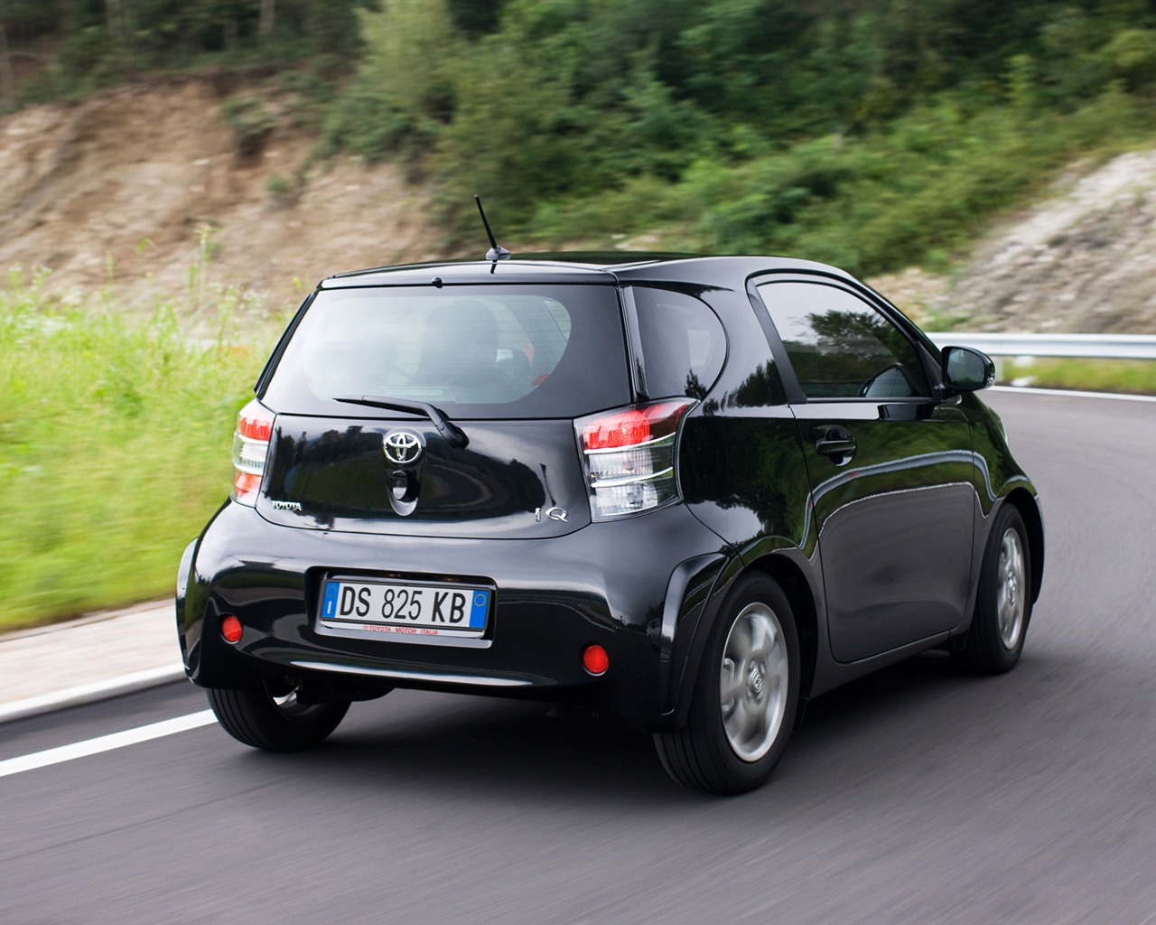 Toyota iQ - 2009 HD tapetu (1) #18 - 1280x1024