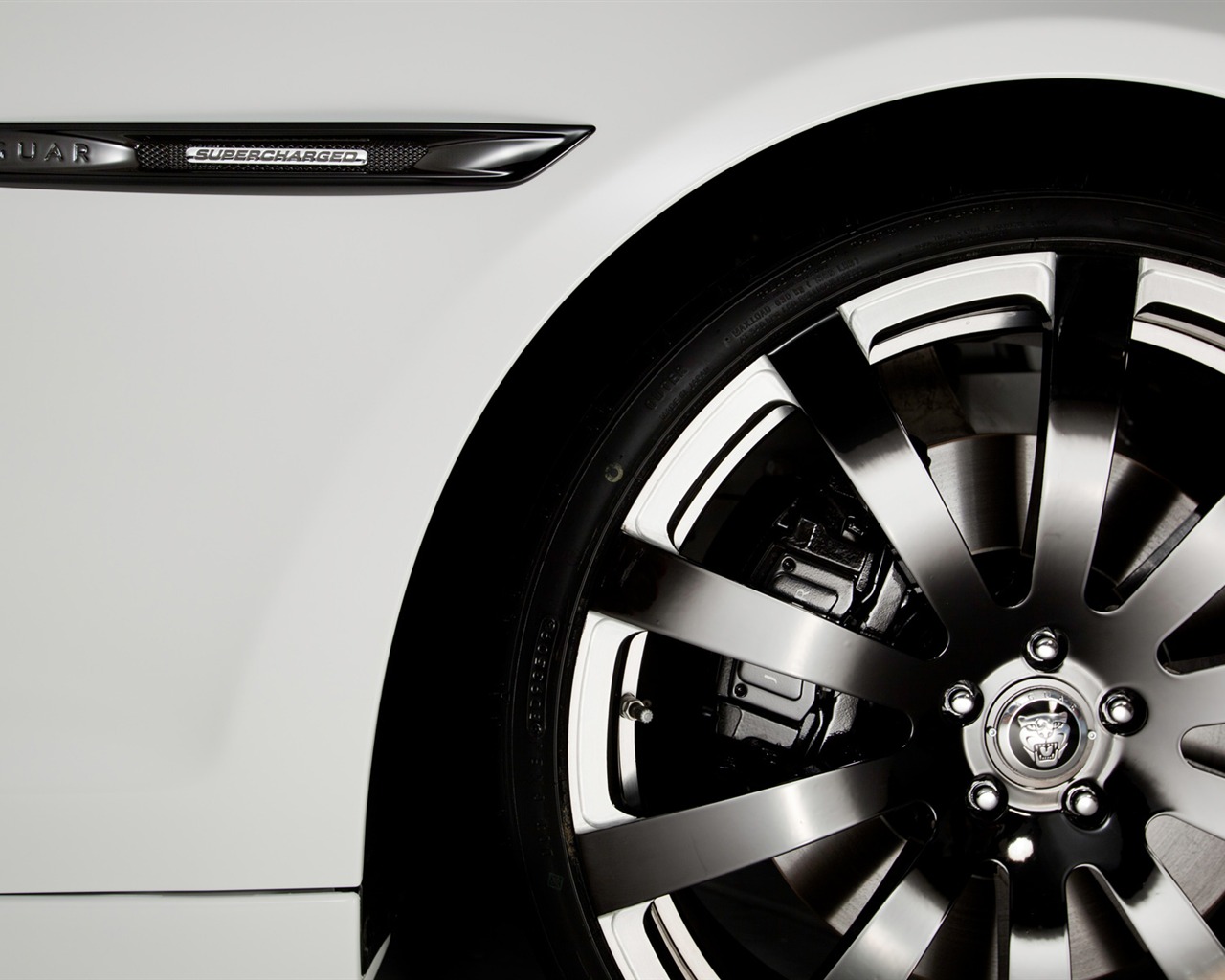 Jaguar XJ75 Platinum Concept - 2010 HD tapetu #4 - 1280x1024