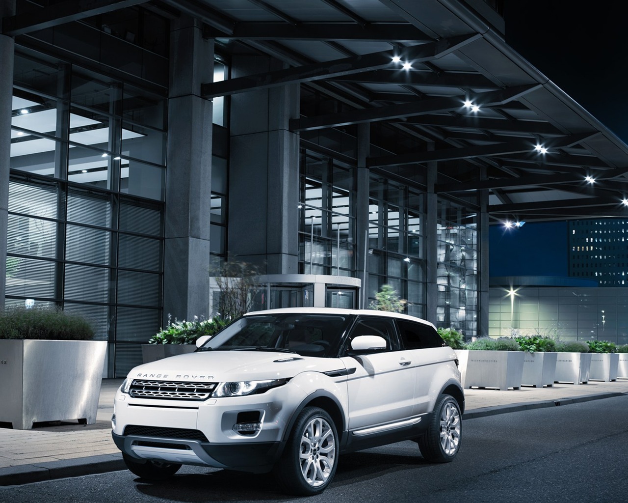 Land Rover wallpapers 2011 (2) #16 - 1280x1024
