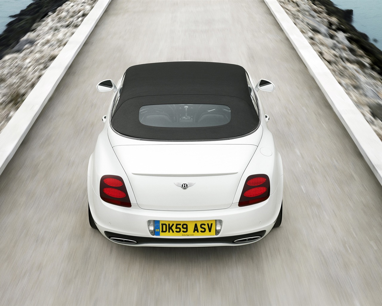 Bentley Continental Supersports Cabrio - 2010 HD tapetu #18 - 1280x1024