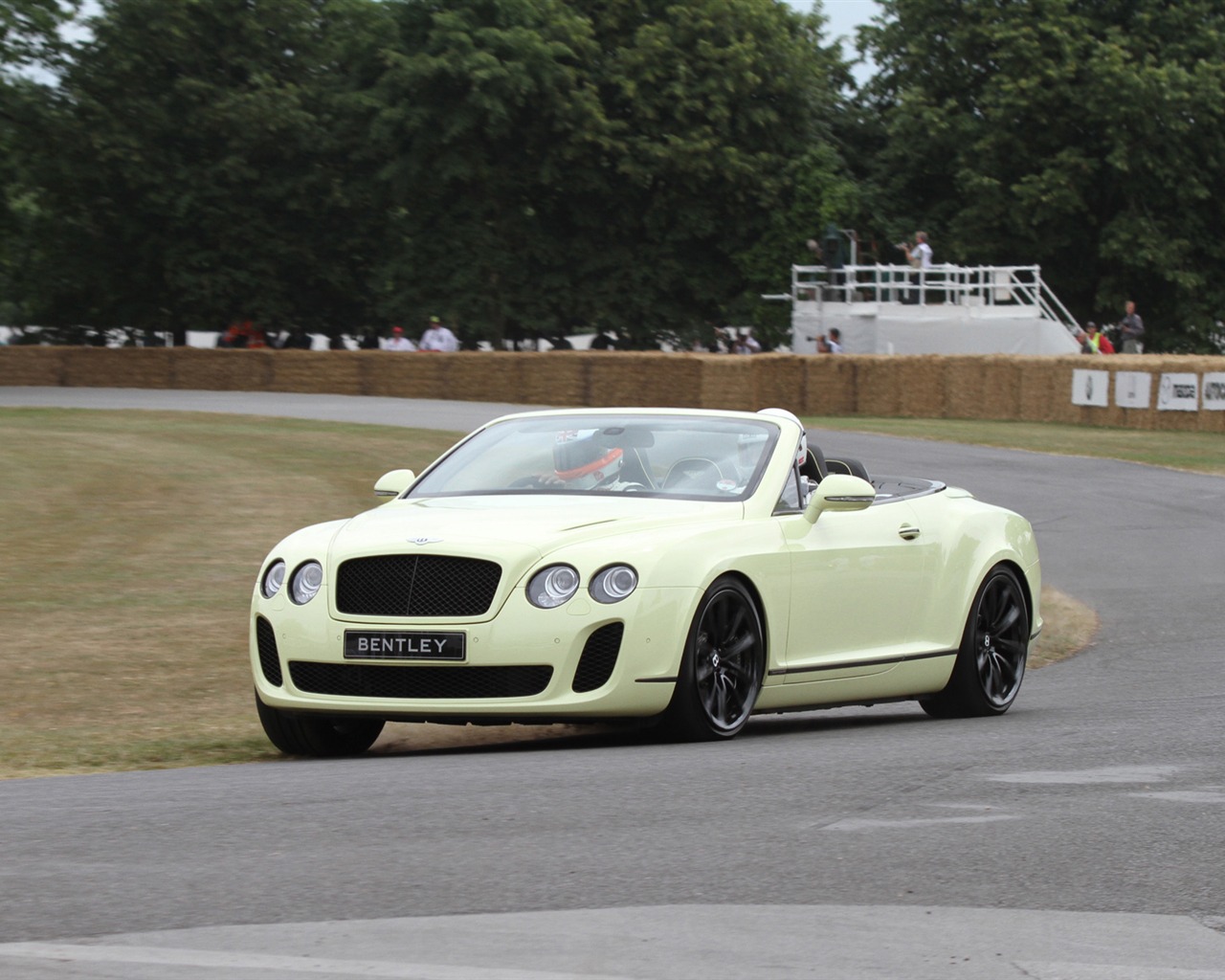 Bentley Continental Supersports Cabrio - 2010 HD tapetu #20 - 1280x1024