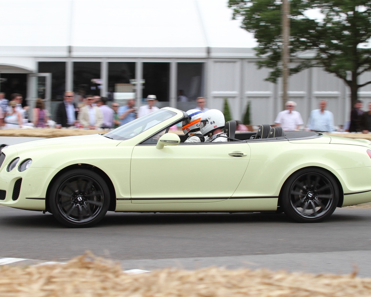 Bentley Continental Supersports Cabrio - 2010 HD tapetu #21 - 1280x1024