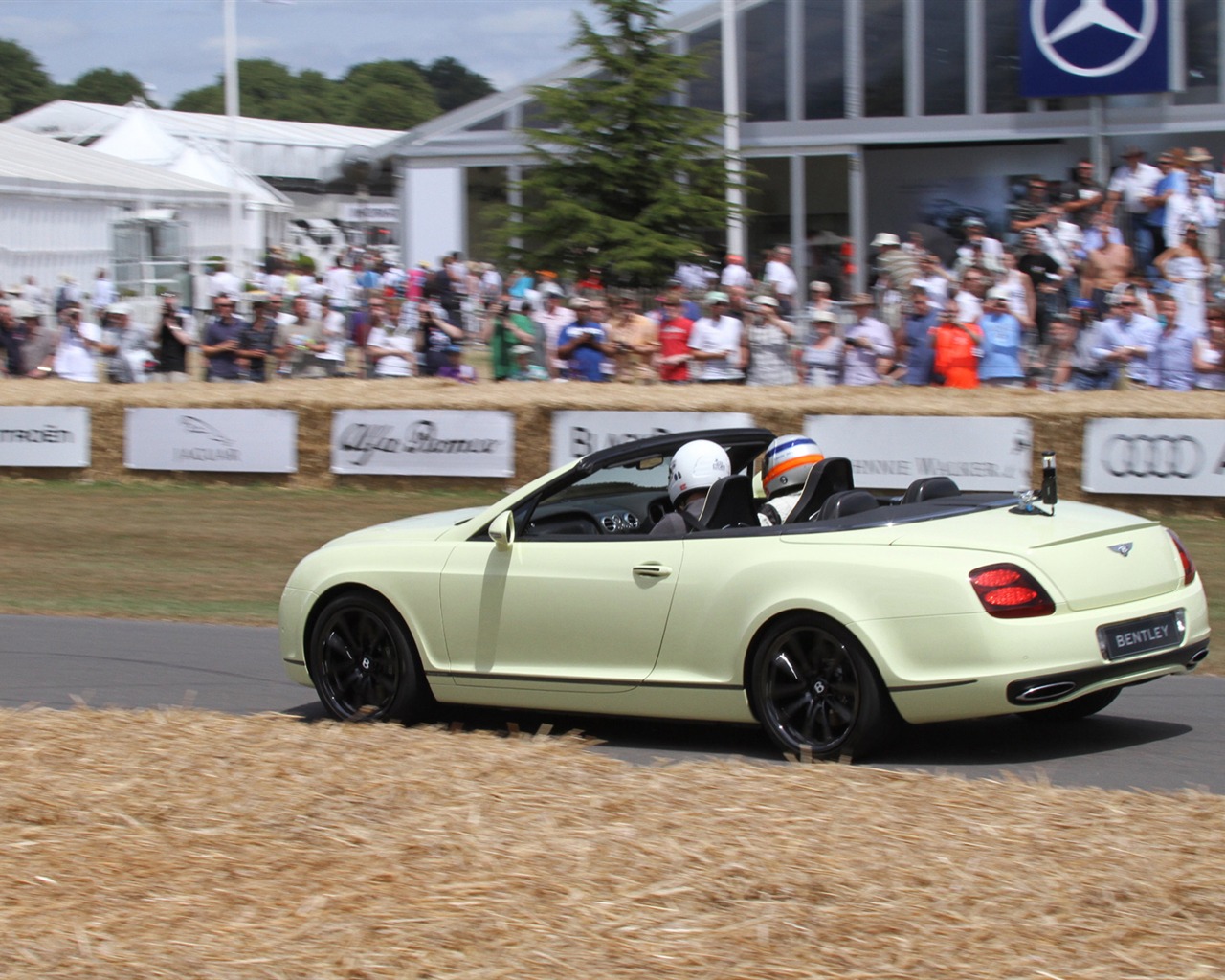 Bentley Continental Supersports Cabrio - 2010 HD tapetu #24 - 1280x1024