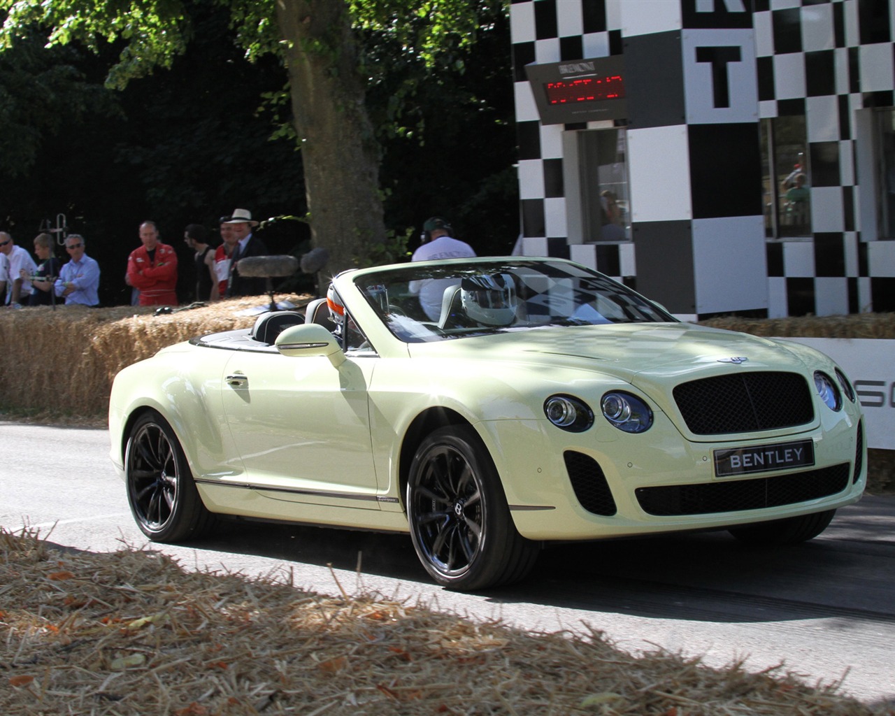 Bentley Continental Supersports Convertible - 2010 HD wallpaper #25 - 1280x1024