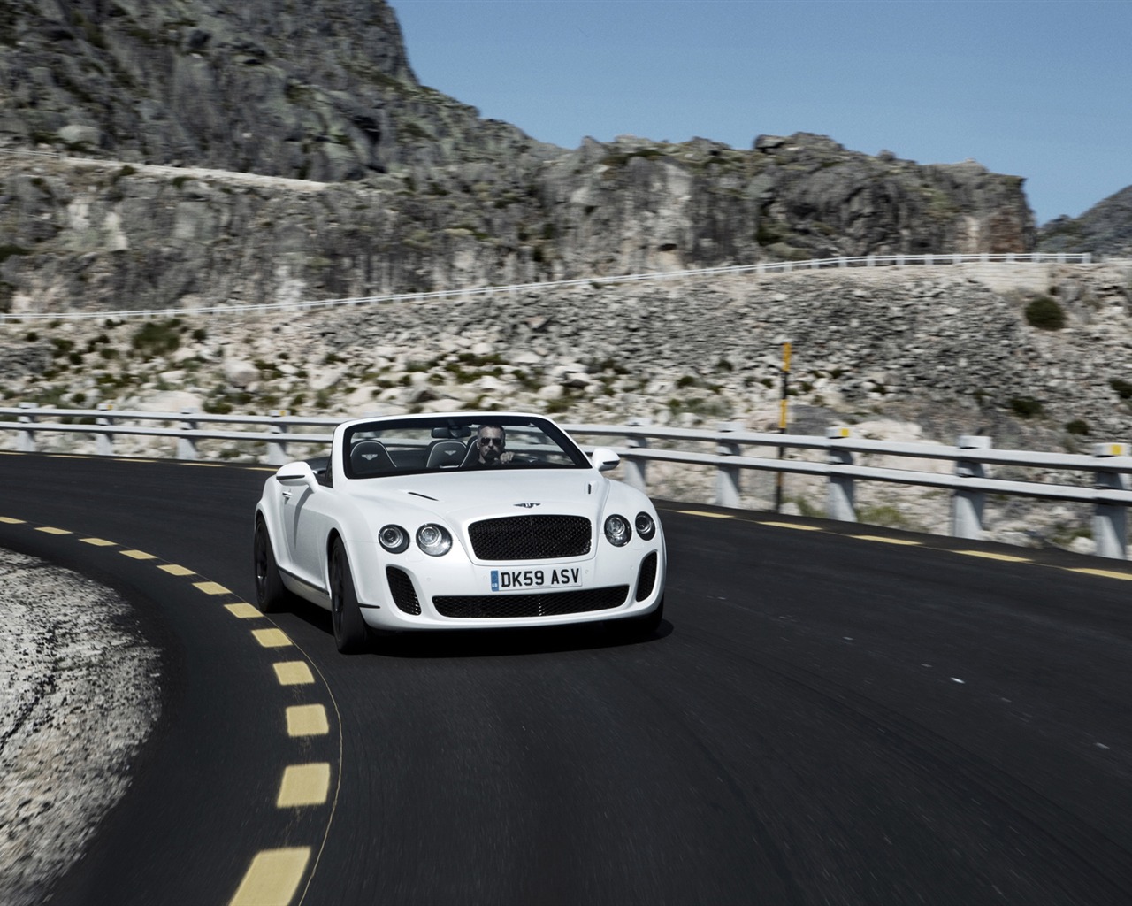 Bentley Continental Supersports Cabrio - 2010 HD tapetu #29 - 1280x1024