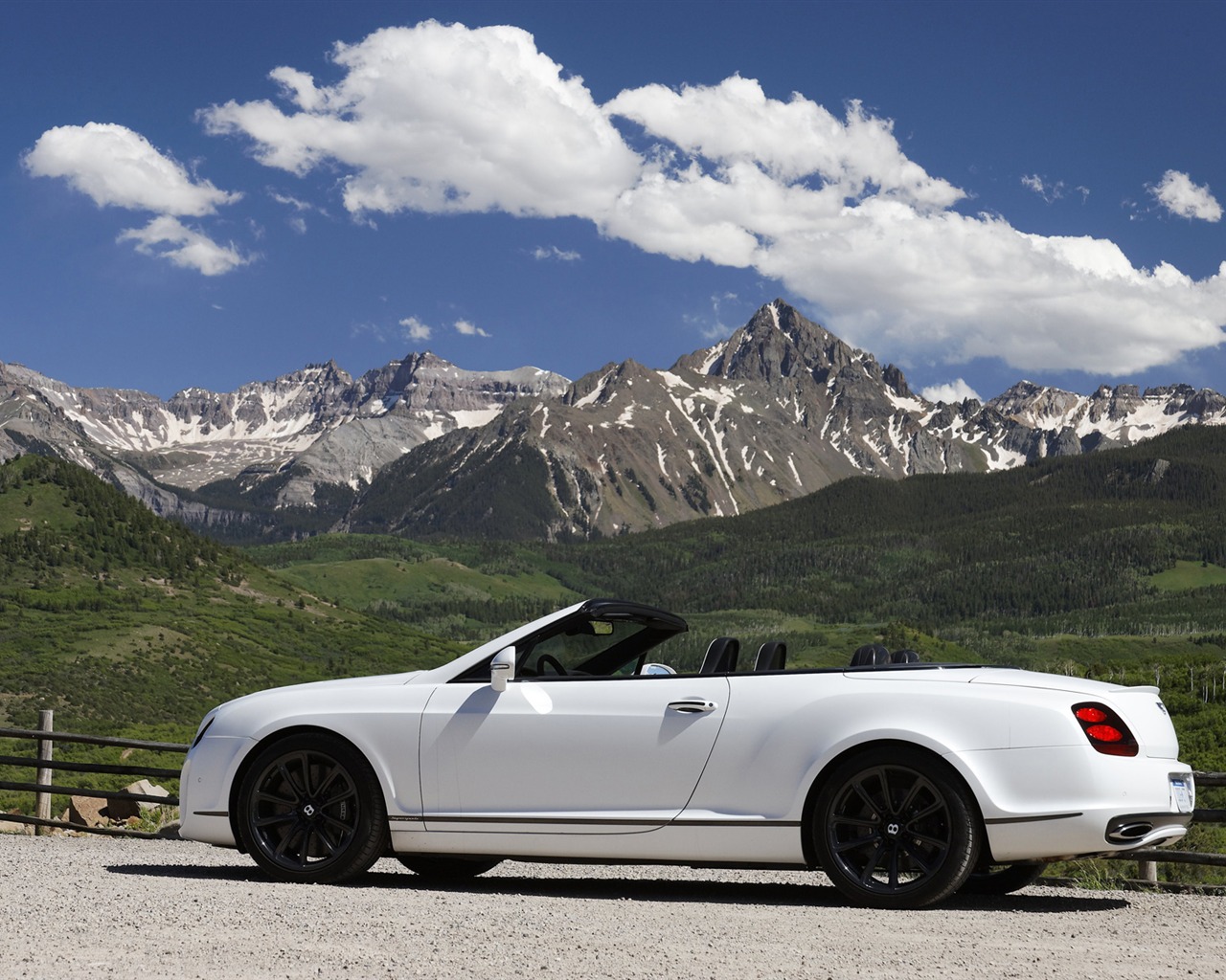 Bentley Continental Supersports Cabrio - 2010 HD tapetu #38 - 1280x1024