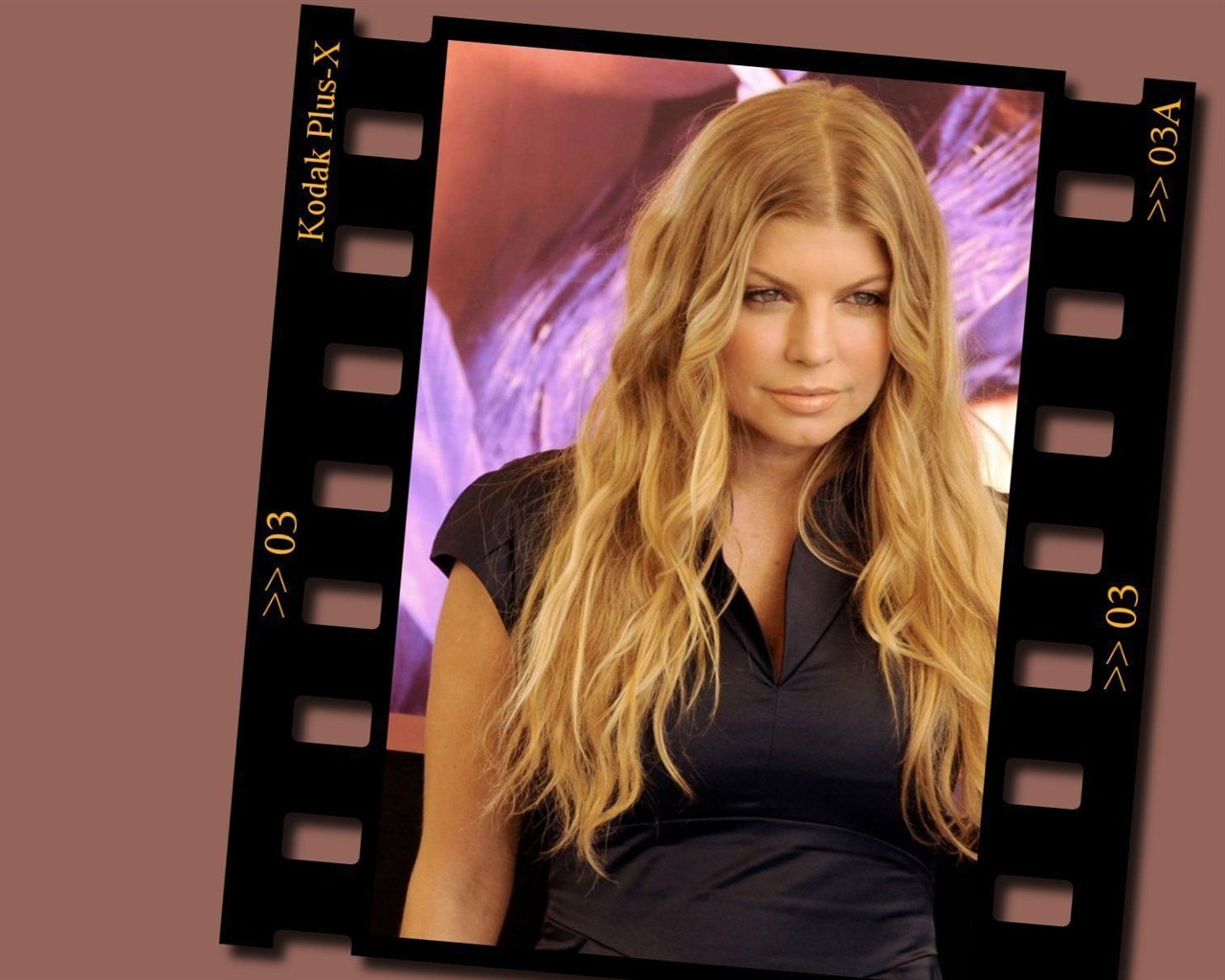 Fergie krásná tapeta #5 - 1280x1024