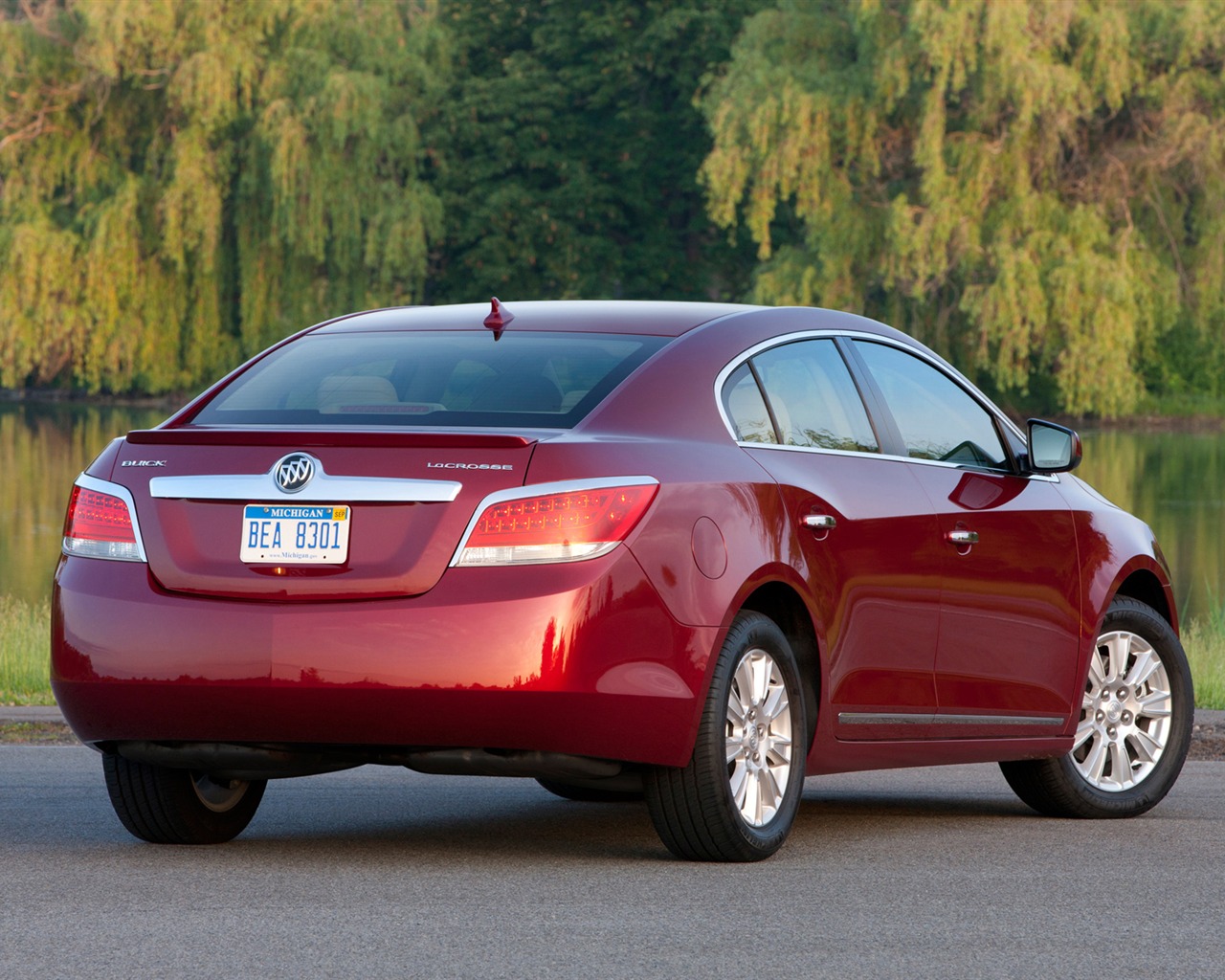 Buick LaCrosse Enkláva CXL 4-válec Lucern - 2011 HD tapetu #5 - 1280x1024