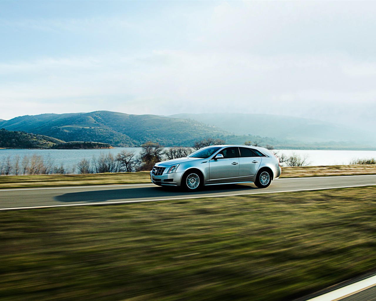 Cadillac CTS Sport Wagon - 2011 HD tapetu #6 - 1280x1024