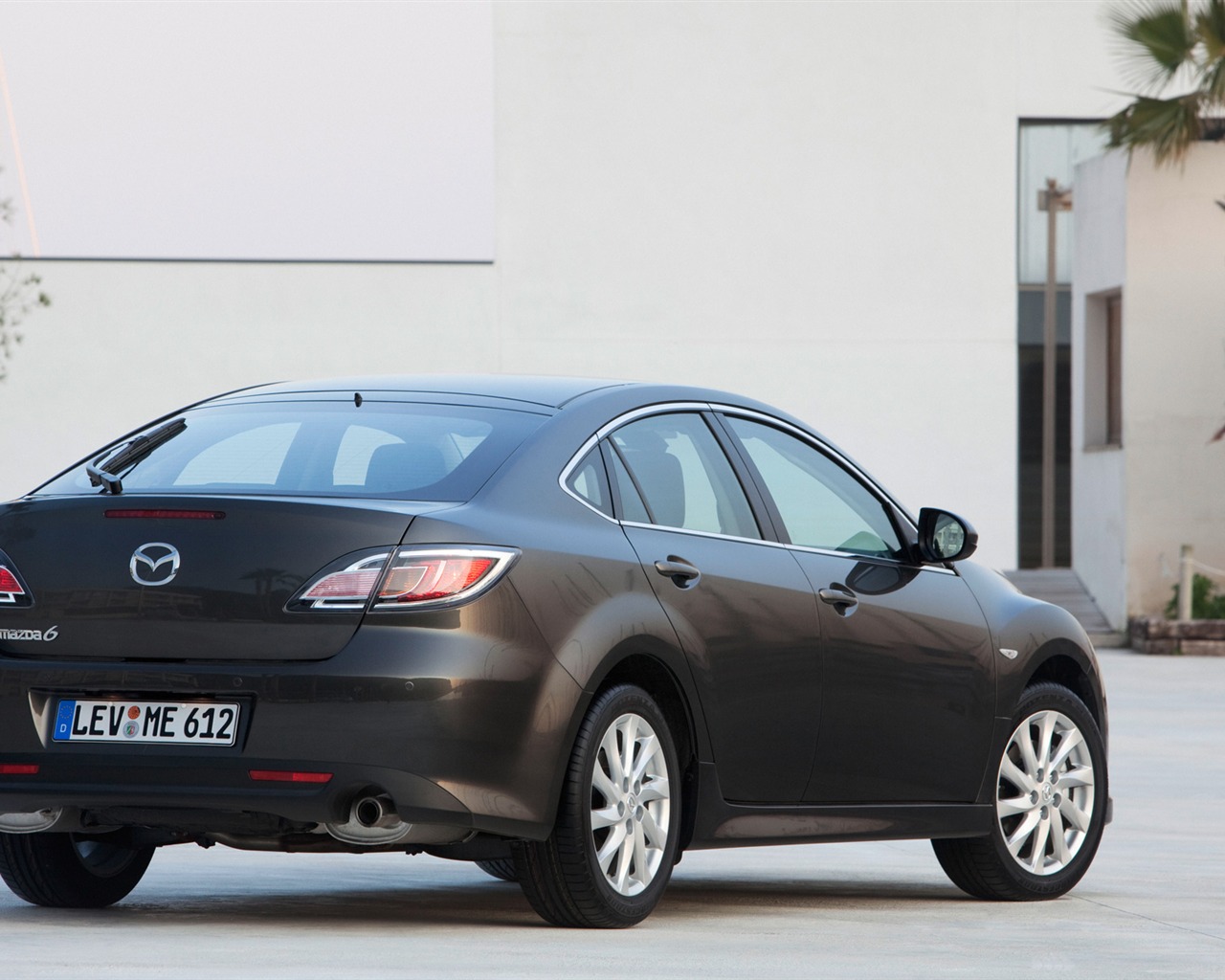 Mazda 6 Hatchback - 2010 HD wallpaper #17 - 1280x1024