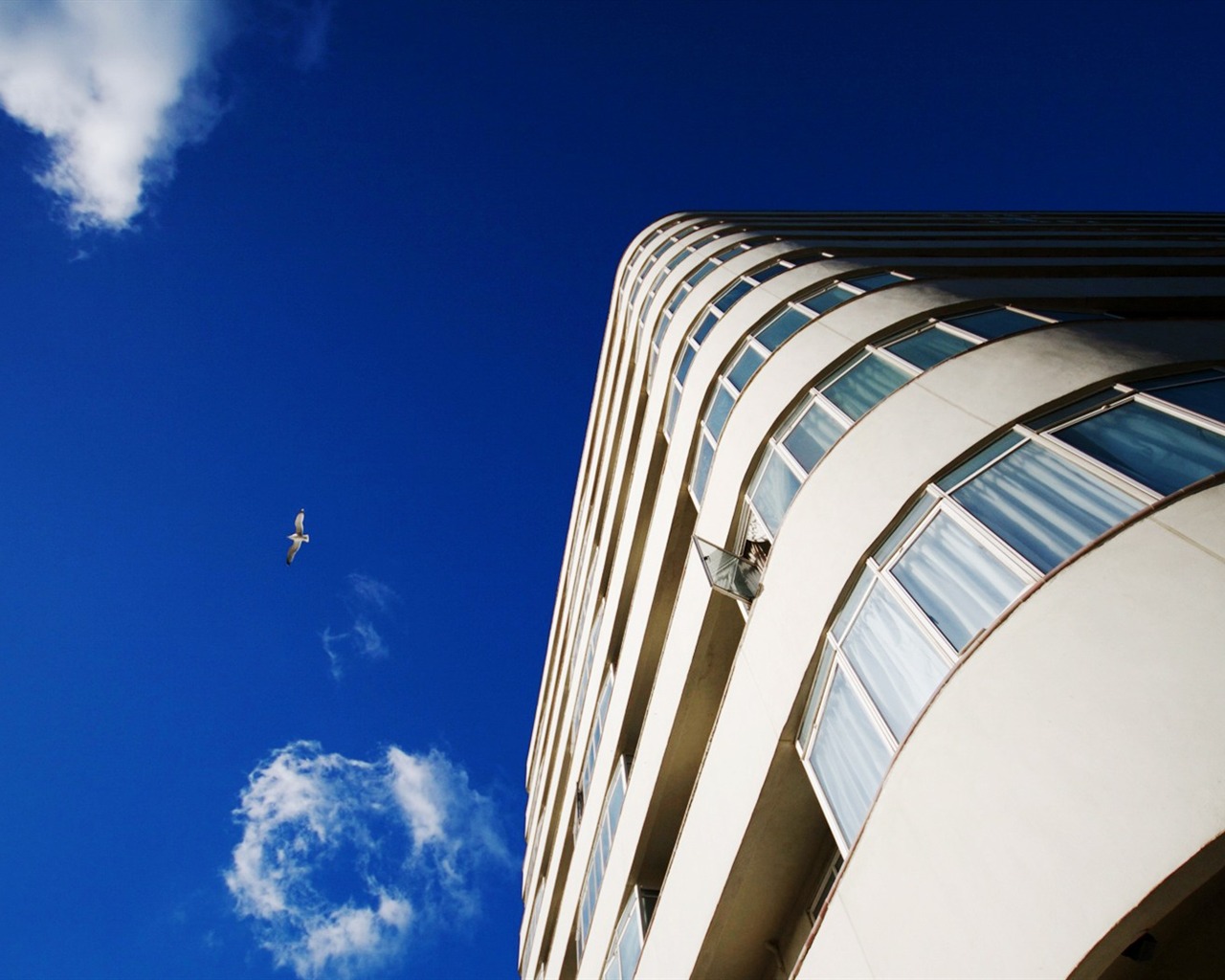 City blue sky wallpaper #4 - 1280x1024