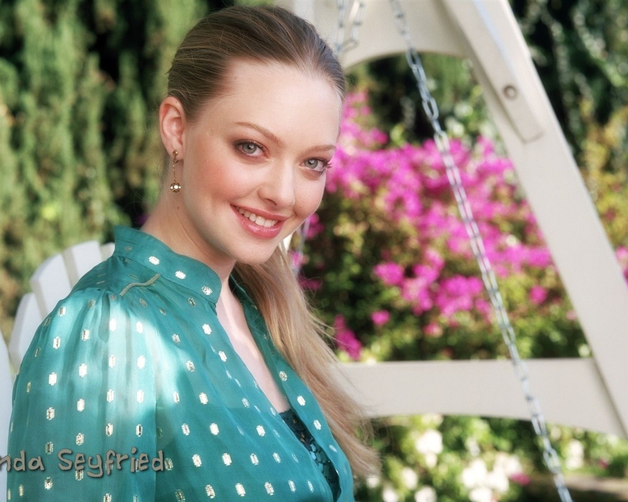 Amanda Seyfried krásnou tapetu #4 - 1280x1024