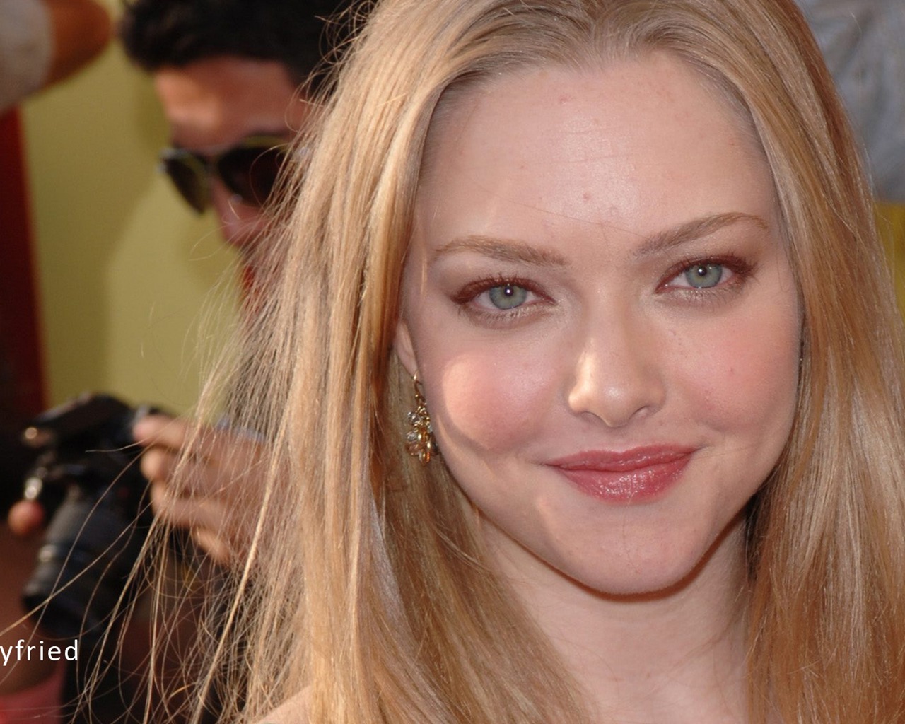 Amanda Seyfried krásnou tapetu #13 - 1280x1024