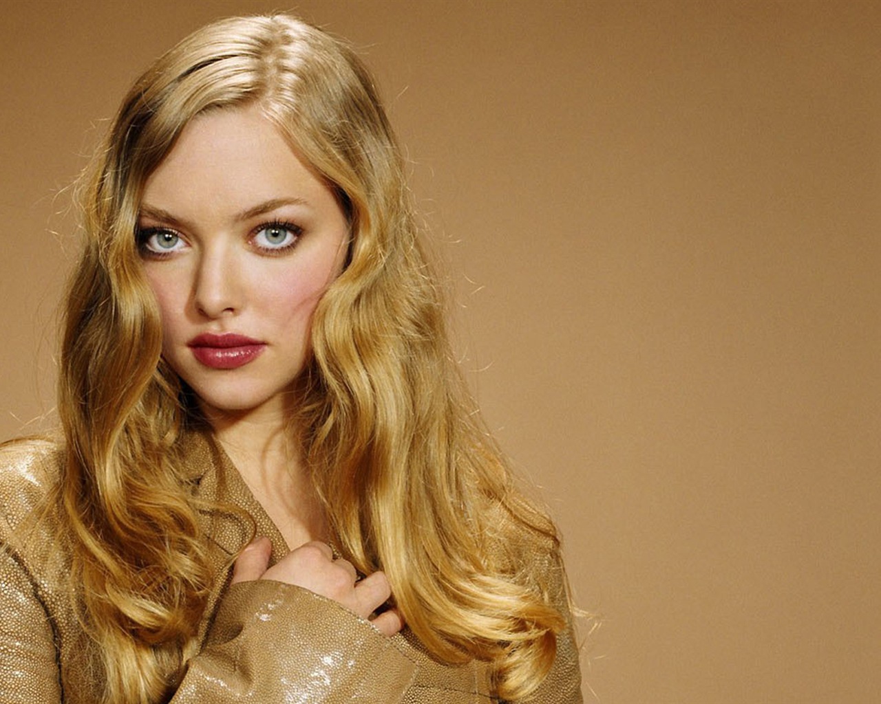 Amanda Seyfried krásnou tapetu #16 - 1280x1024