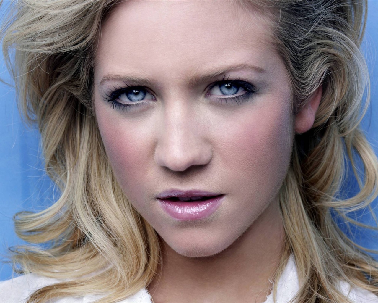 Brittany Snow krásnou tapetu #13 - 1280x1024