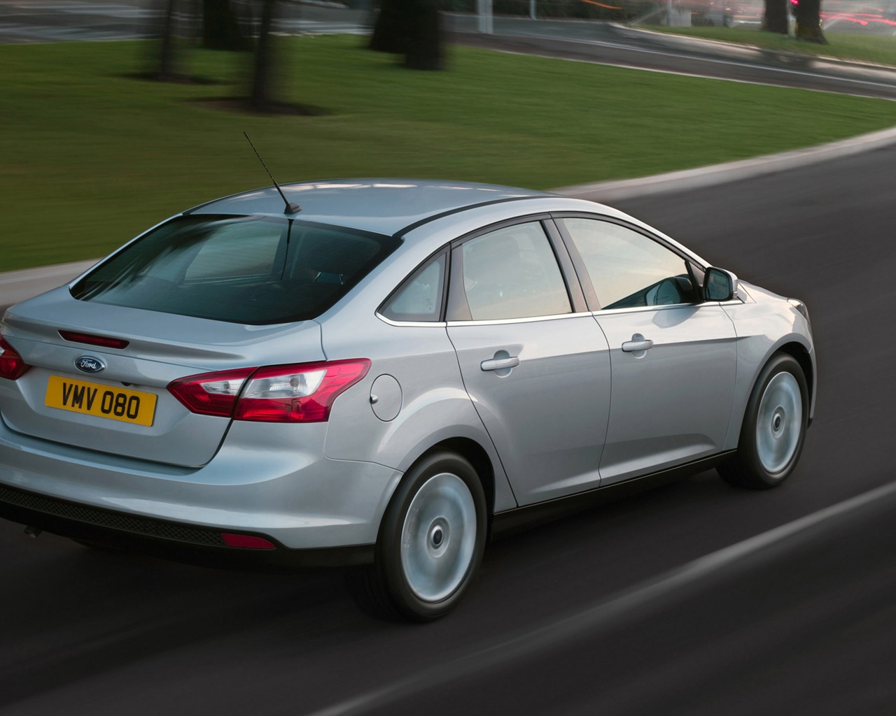 Ford Focus Sedan - 2011 HD tapetu #6 - 1280x1024