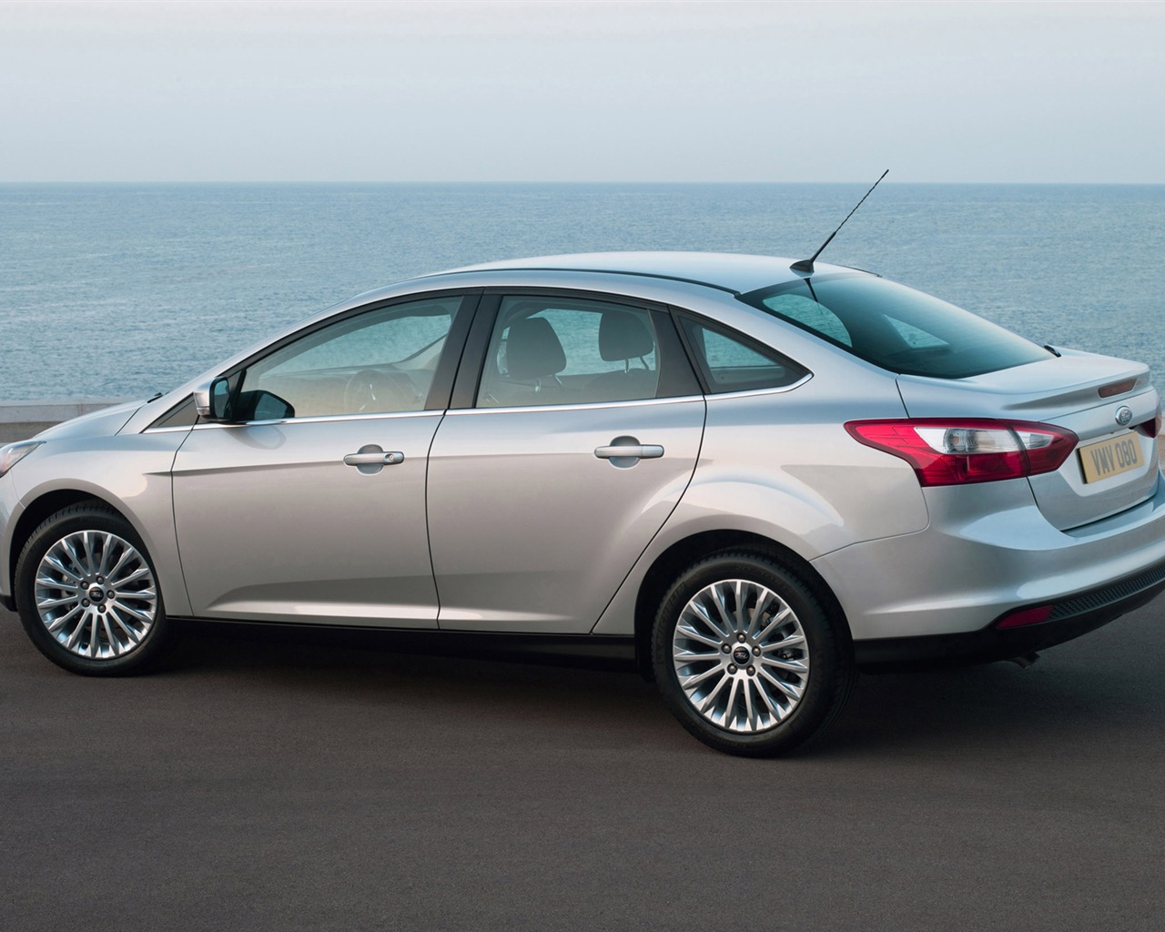 Ford Focus Sedan - 2011 HD wallpaper #10 - 1280x1024