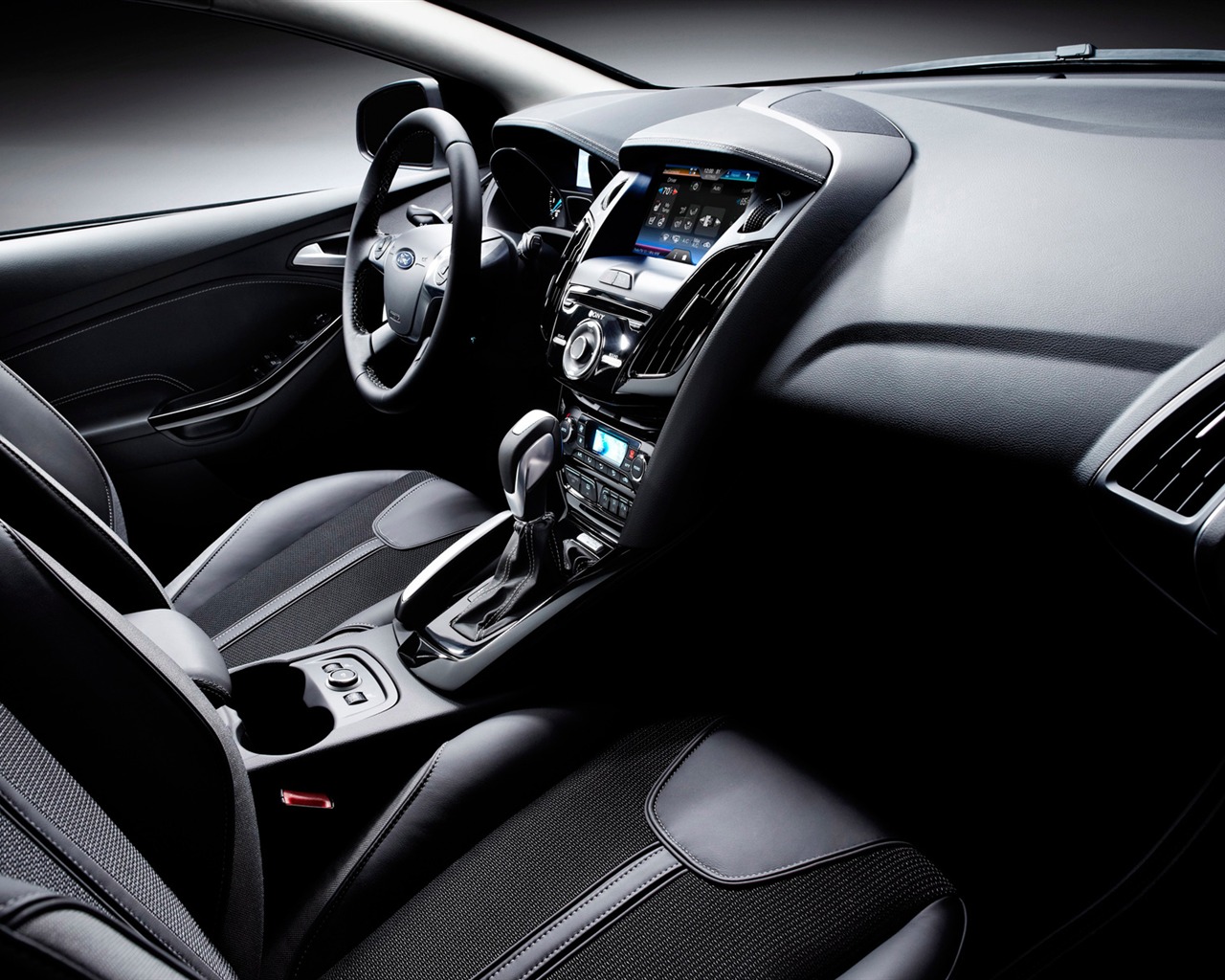 Ford Focus Sedan - 2011 HD tapetu #21 - 1280x1024
