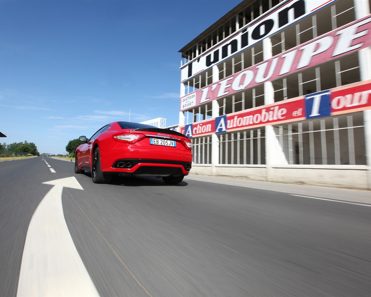 Maserati GranTurismo - 2010 HD tapetu #10 - 1280x1024