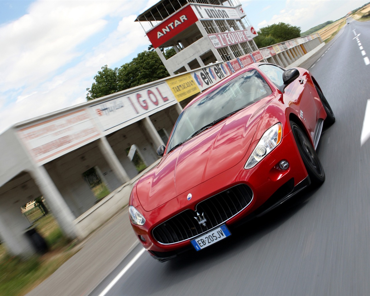 Maserati GranTurismo - 2010 HD wallpaper #12 - 1280x1024