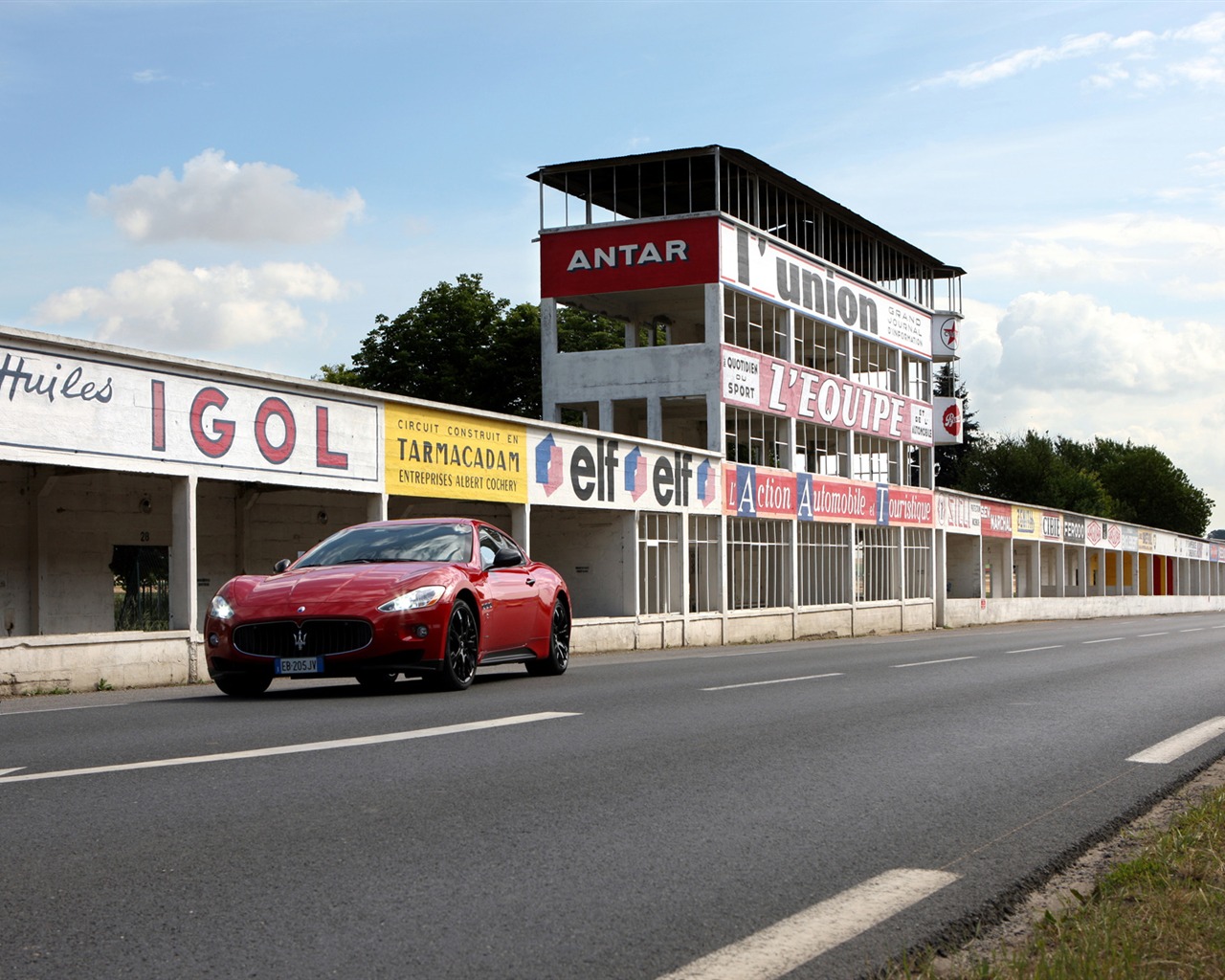 Maserati GranTurismo - 2010의 HD 벽지 #13 - 1280x1024