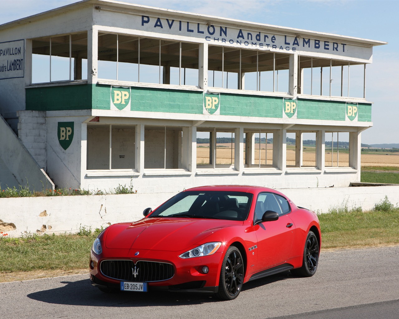 Maserati GranTurismo - 2010의 HD 벽지 #18 - 1280x1024