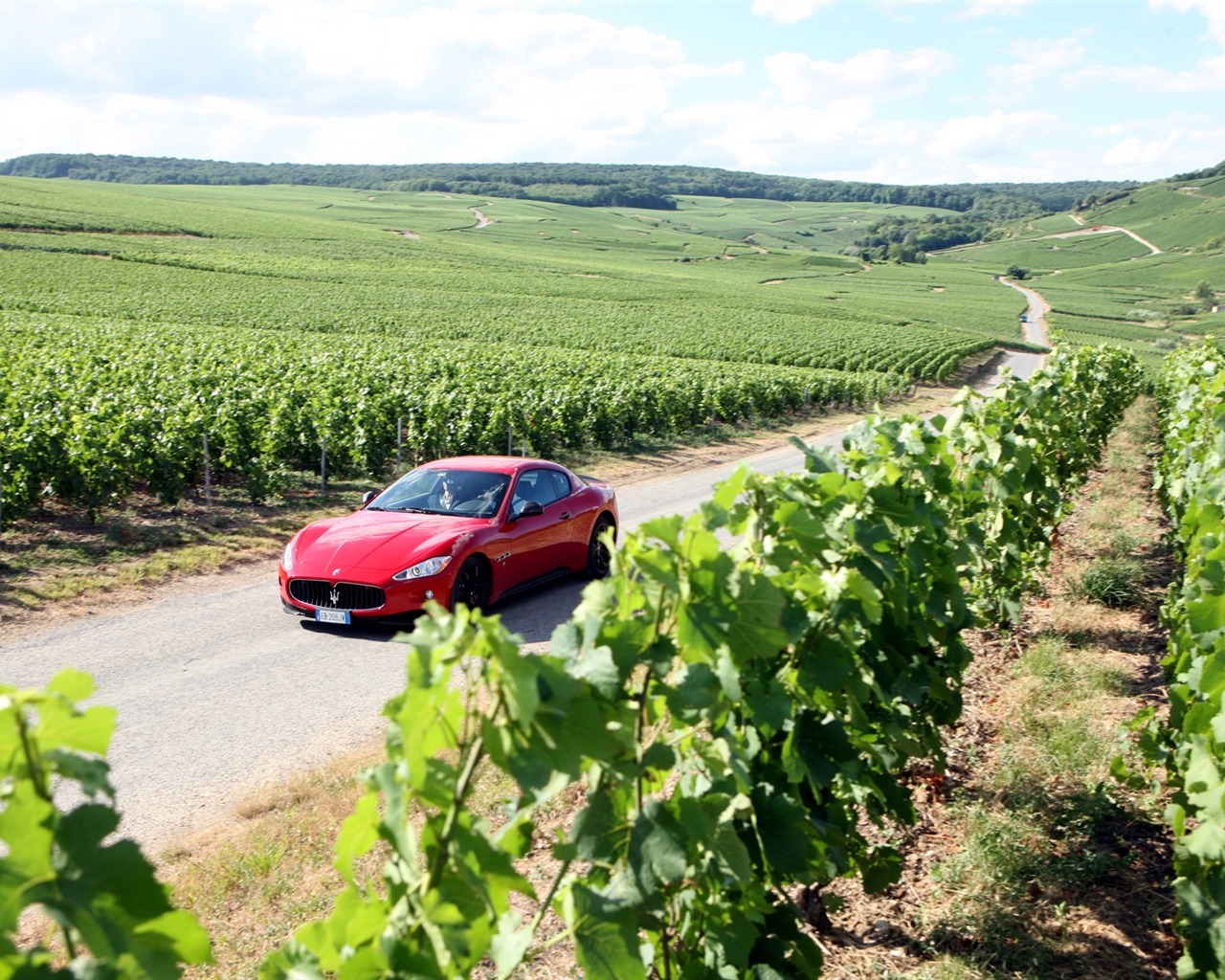 Maserati GranTurismo - 2010 HD tapetu #23 - 1280x1024