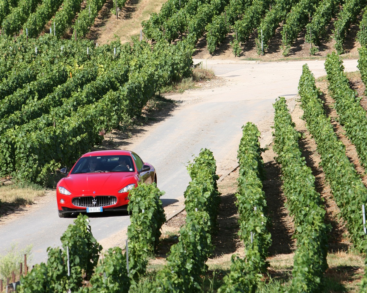 Maserati GranTurismo - 2010 HD tapetu #25 - 1280x1024