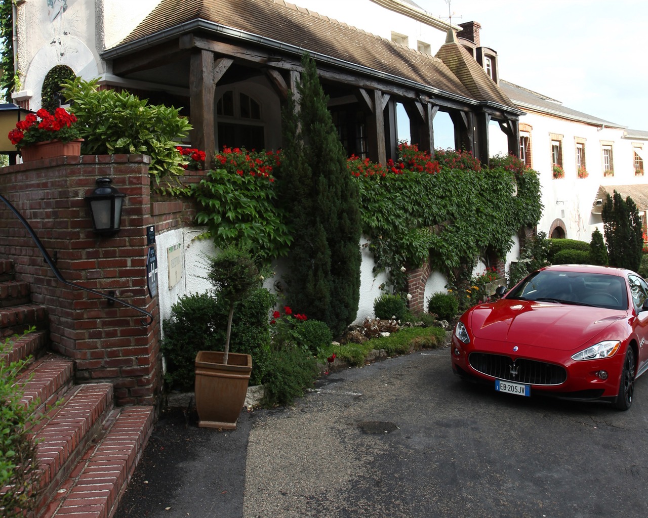 Maserati GranTurismo - 2010 HD tapetu #29 - 1280x1024