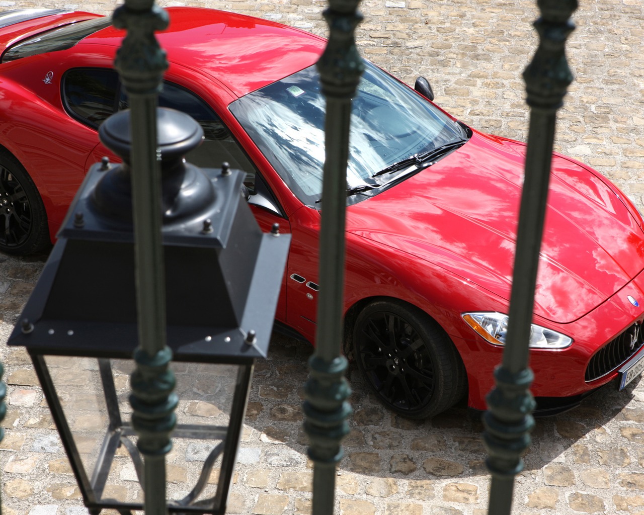 Maserati GranTurismo - 2010 HD tapetu #30 - 1280x1024