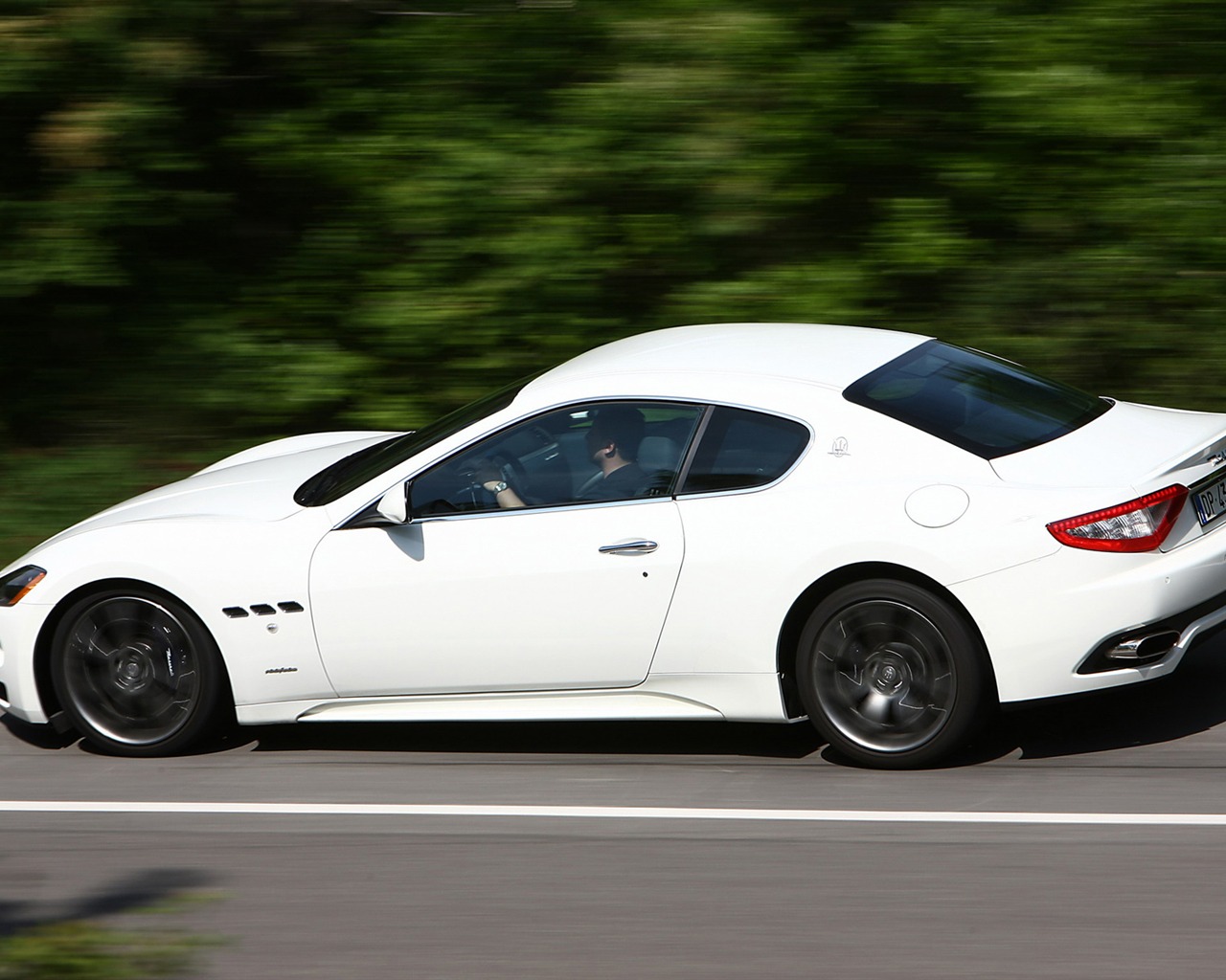 Maserati GranTurismo S - 2008 HD tapetu #24 - 1280x1024