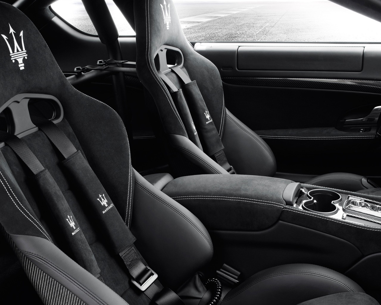 Maserati GranTurismo MC Stradale - 2010 HD tapetu #15 - 1280x1024