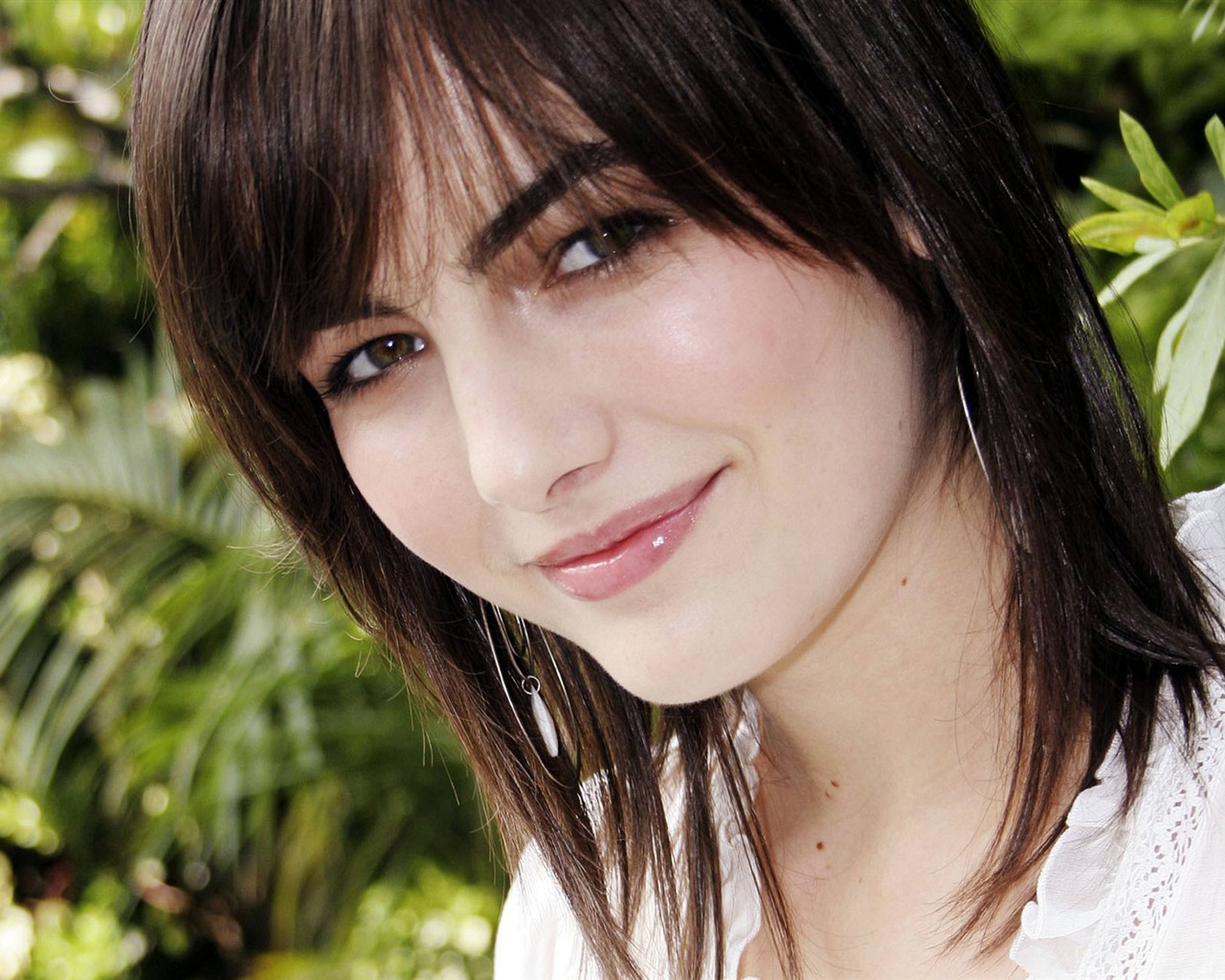 Camilla Belle hermosos fondos de escritorio #5 - 1280x1024