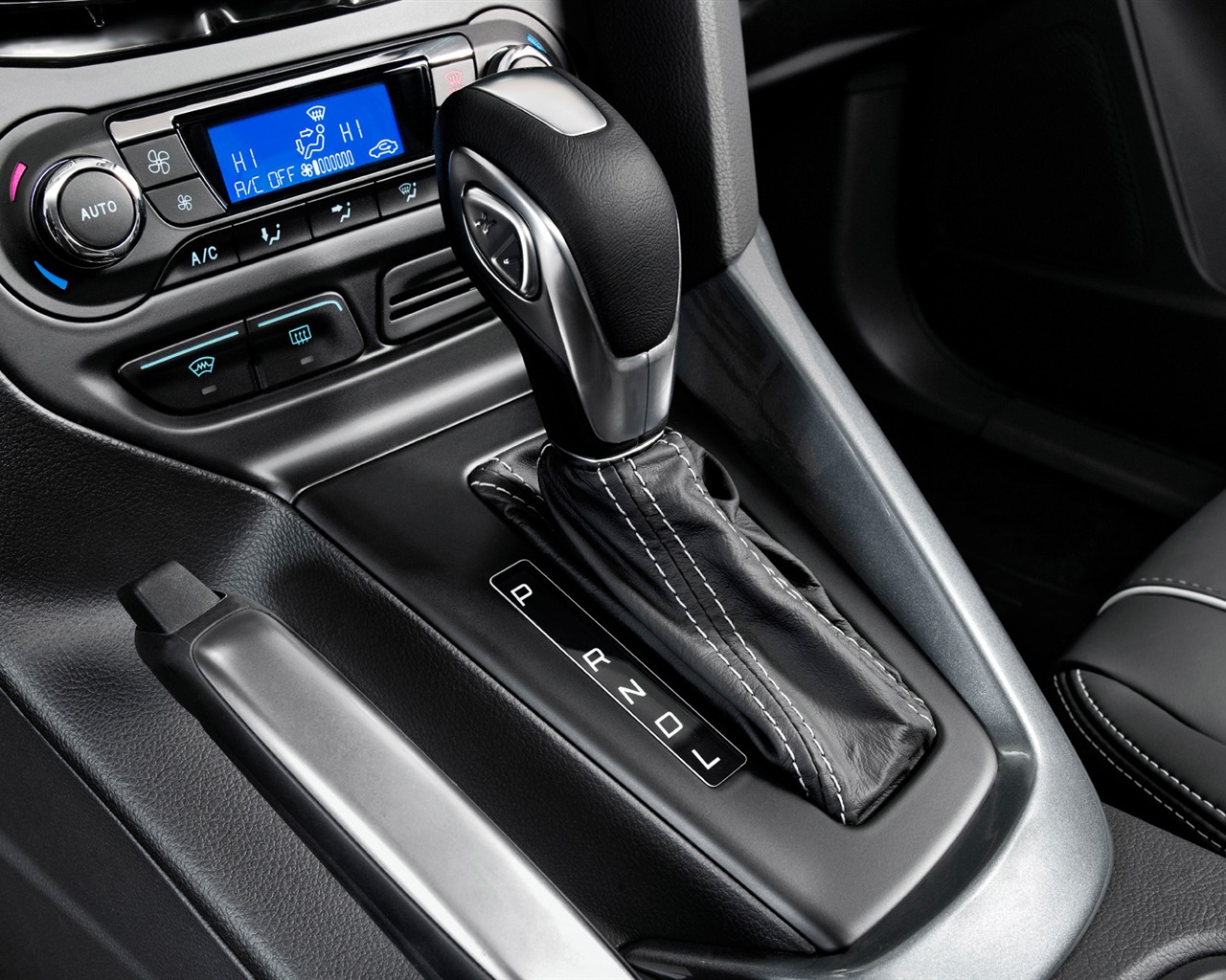 Ford Focus Hatchback 5-door - 2011 福特 #27 - 1280x1024