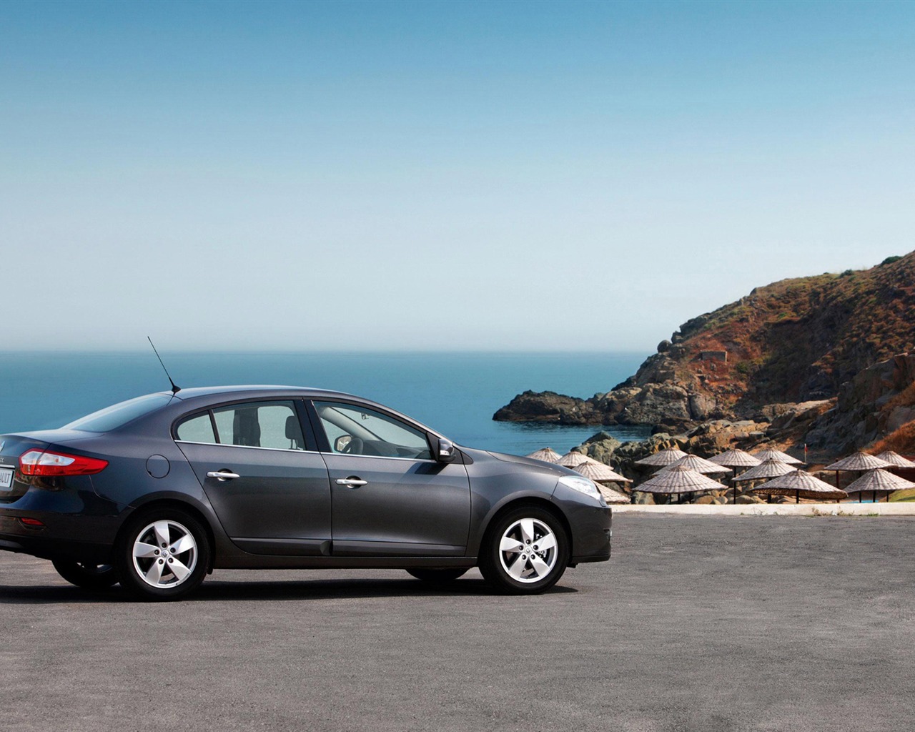 Renault Fluence - 2009 HD Tapety na plochu #6 - 1280x1024