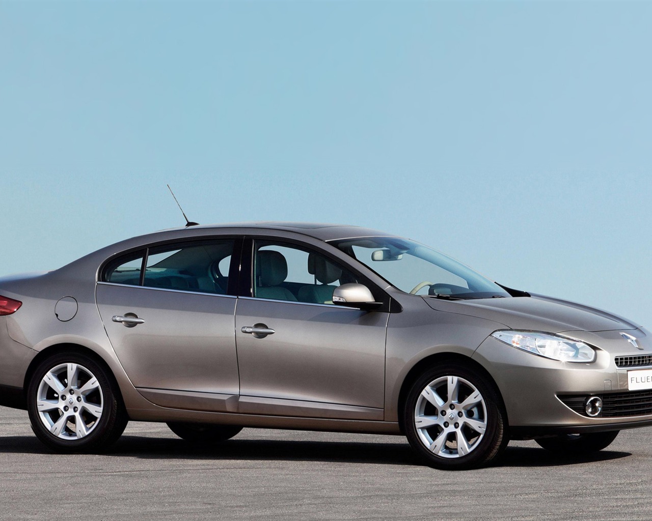 Renault Fluence - 2009 HD Tapety na plochu #16 - 1280x1024