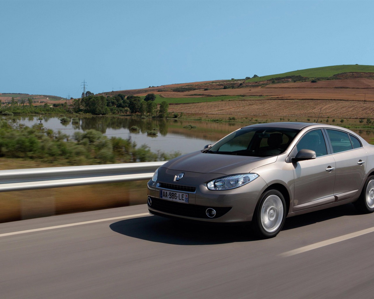 Renault Fluence - 2009 HD Tapety na plochu #19 - 1280x1024
