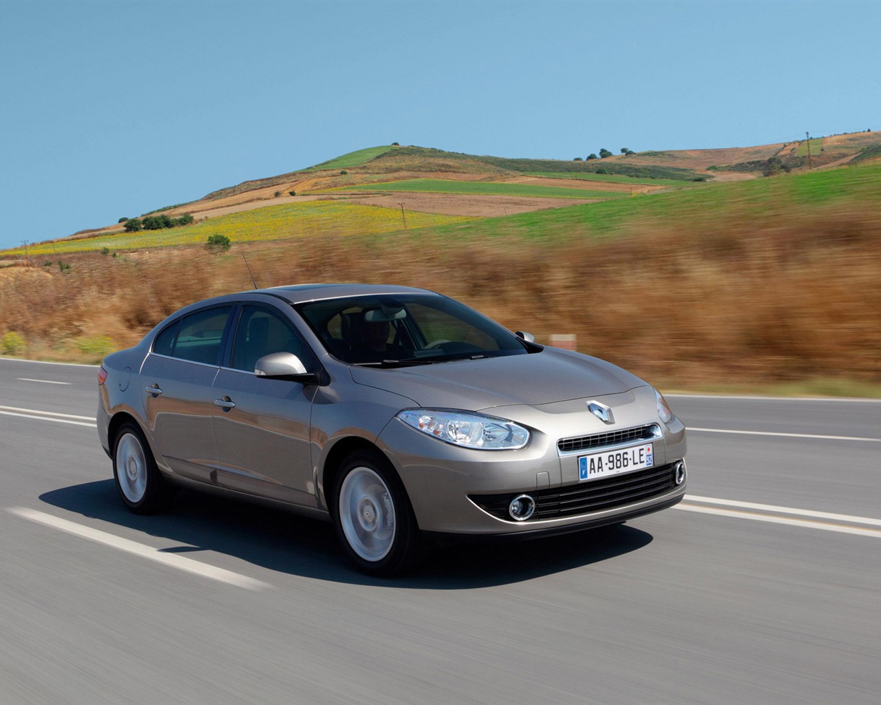 Renault Fluence - 2009 HD Tapety na plochu #21 - 1280x1024