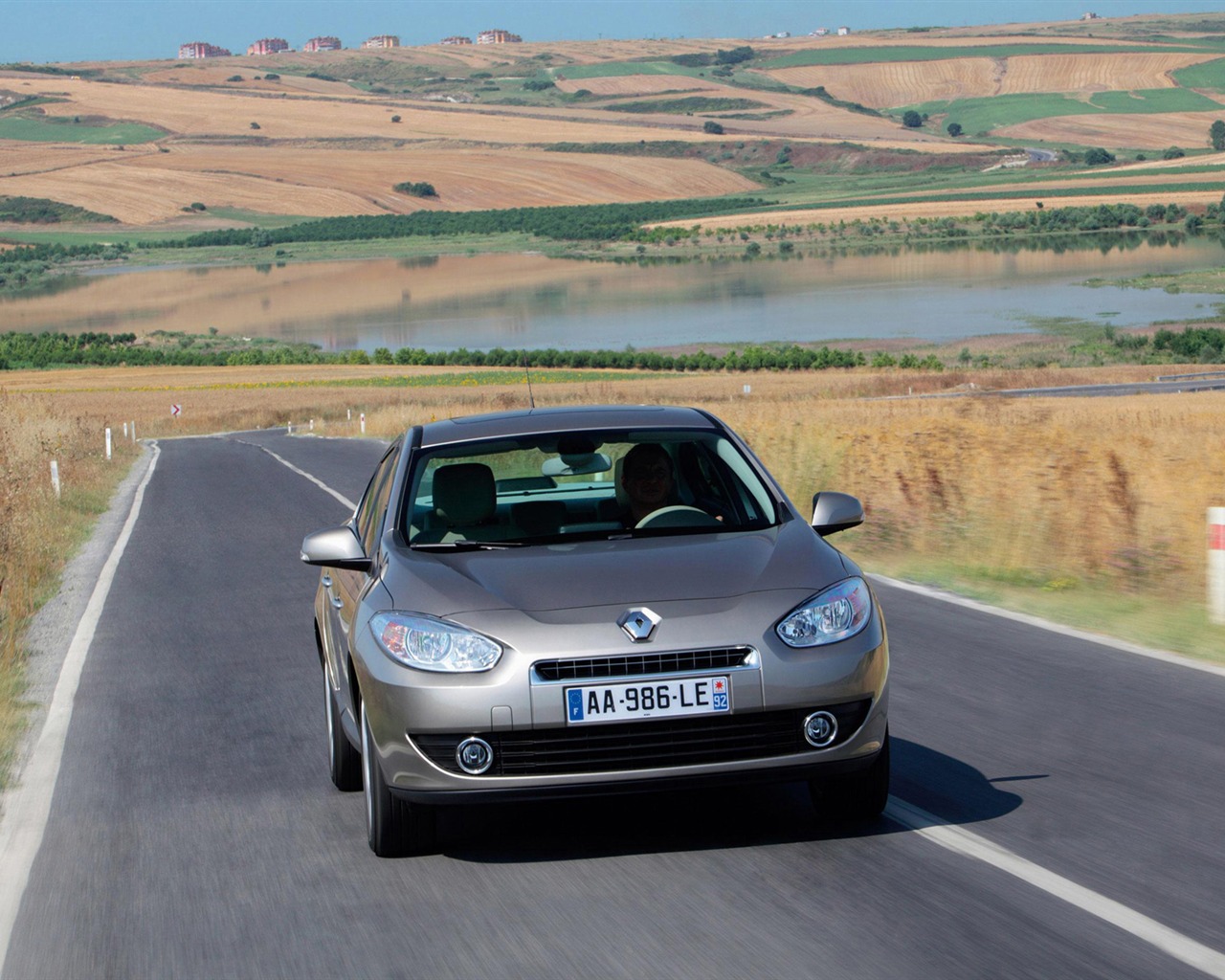 Renault Fluence - 2009 HD Tapety na plochu #22 - 1280x1024