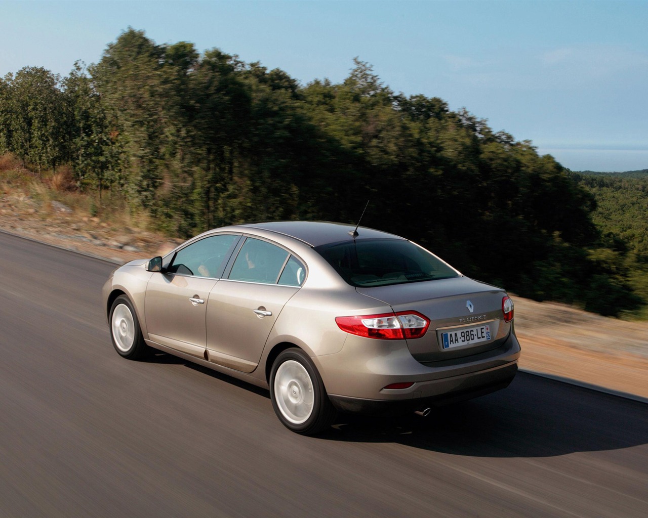 Renault Fluence - 2009 HD Tapety na plochu #25 - 1280x1024