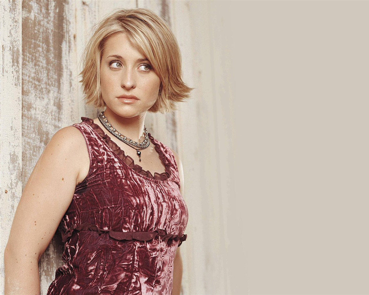 Allison Mack krásnou tapetu #4 - 1280x1024